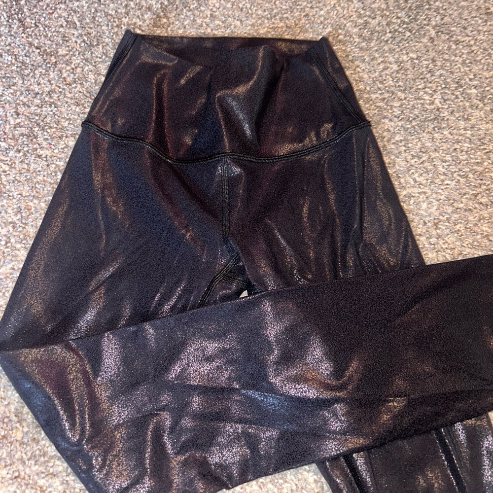 Lululemon shimmer leggings size 2 worn once NWOT